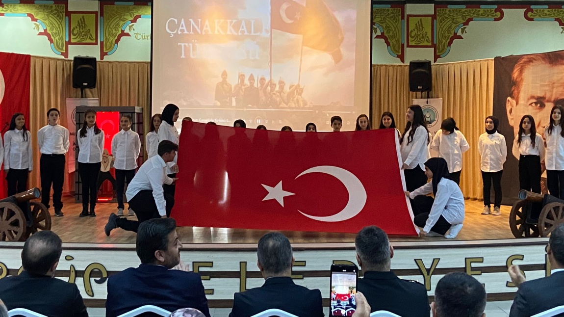 Okulumuz tarafından 18 Mart Şehitleri Anma Günü ve Çanakkale Zaferi Kutlama Programı düzenlendi.